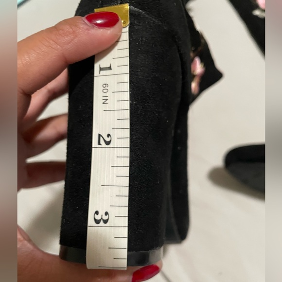 🌼🌸FLORAL HEEL BOOTS🌸🌺 - Picture 2 of 4